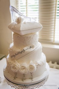 Hamupipőke tematikus esküvői torta