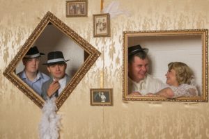 Gatsby tematikus esküvő fotófal